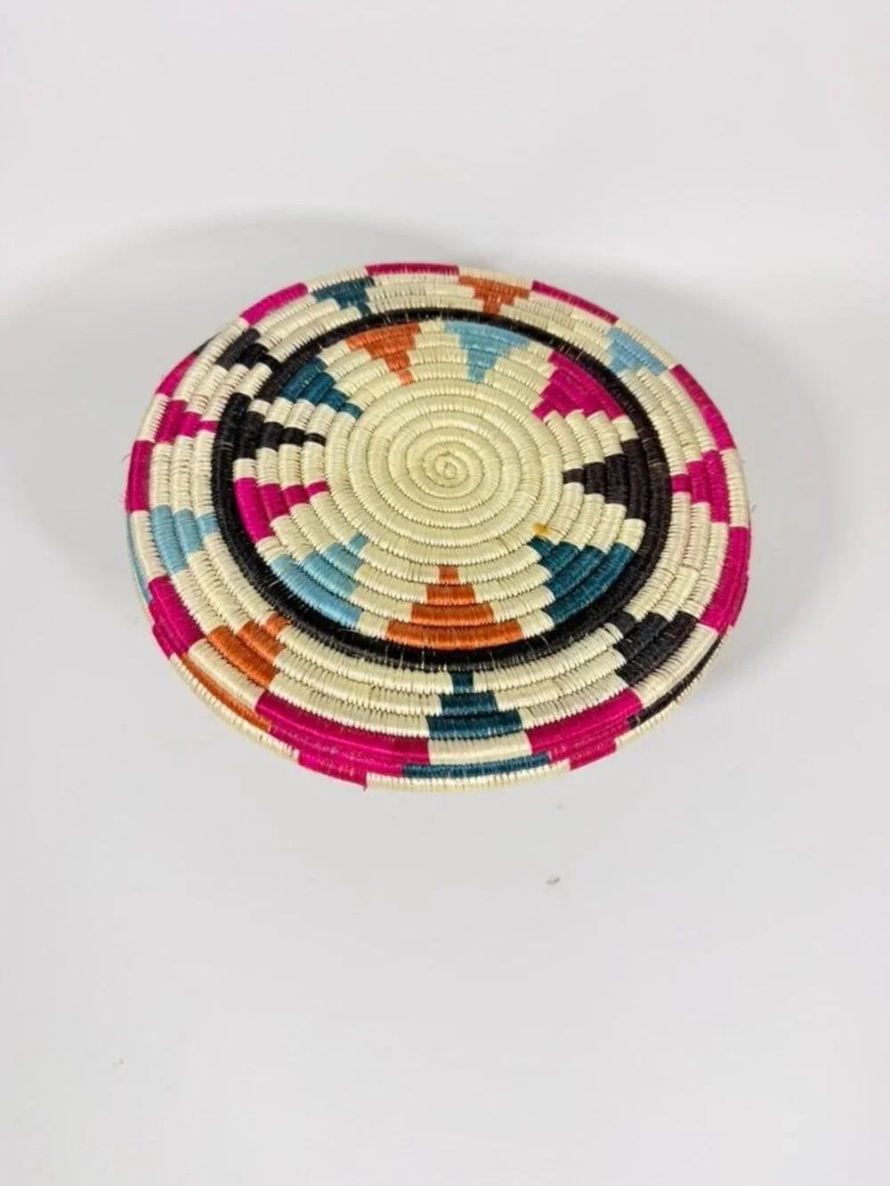 Plate Stand Riser Hand Woven Coil Basket Style Kitchen Home Decor Serving Ware C